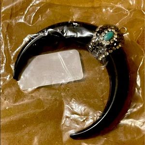 Black color necklace pendant without chain